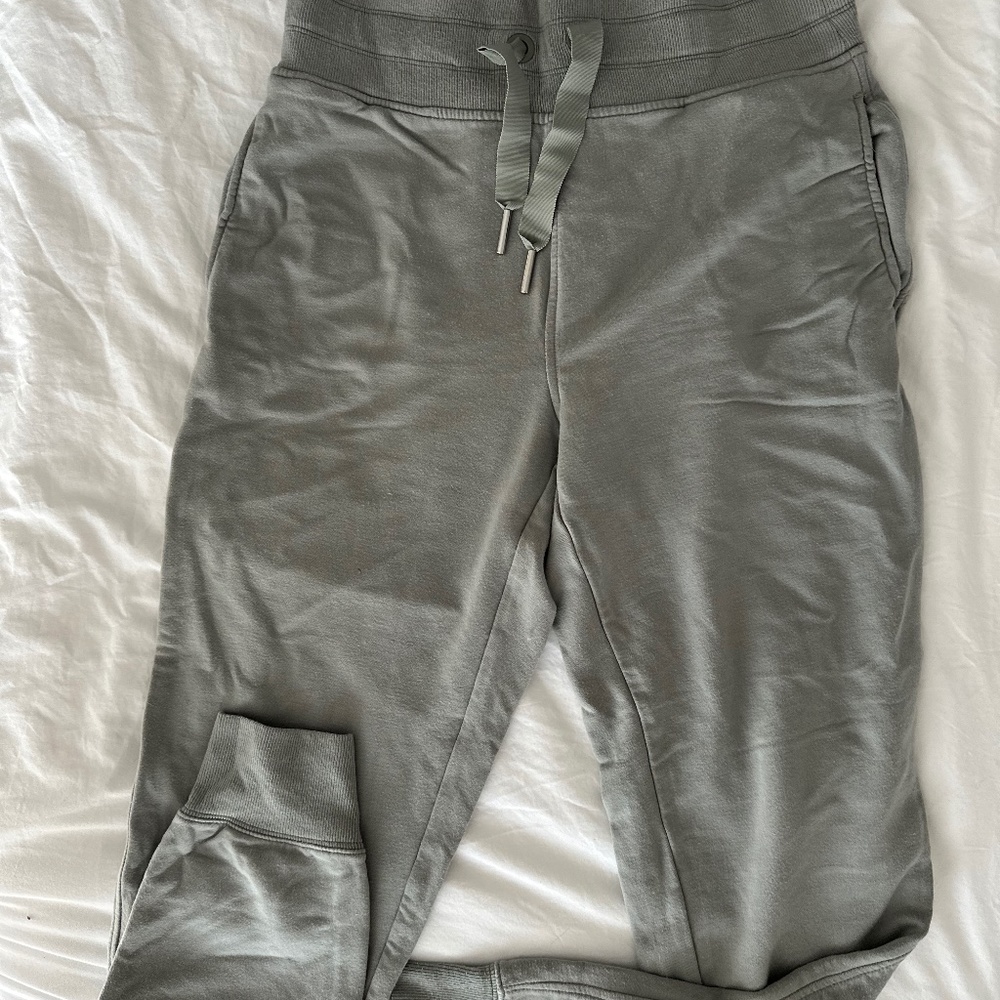 Athleta balance joggers